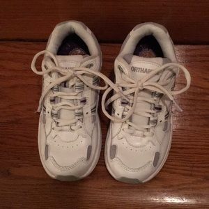 Orthaheel walking tennis shoes